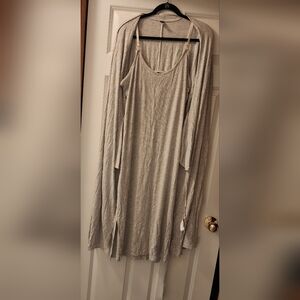 Old Navy Maternity Camisole And Robe Set